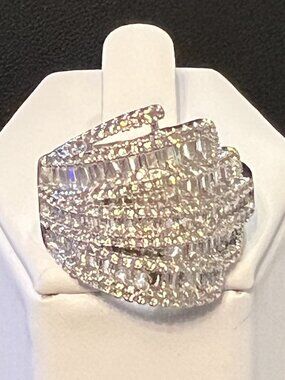 Simulated Diamond Swirl Costume Ring Size 9 (364)